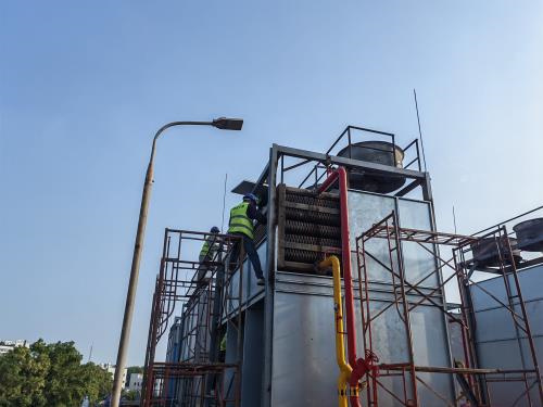 玻璃钢冷却塔怎样采用加热板来保温,玻璃钢冷却塔安装视频